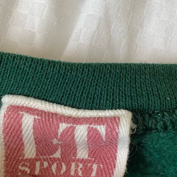 ♡ • LT Christmas Sweater - Picture 5 of 5